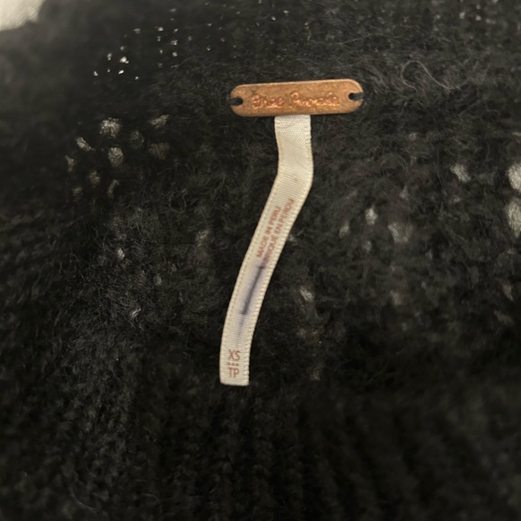 Free People- Alpaca Cable Knit Pull Over Sweater-Super Soft Women’s Size XS - Picture 3 of 7